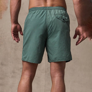 Oxbow lake trunks par Filson | Dark forest (Green)