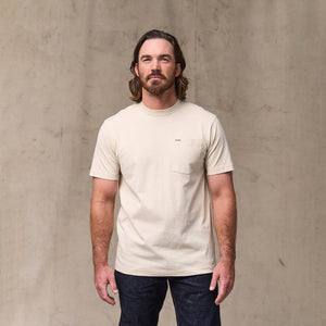 Outfitter pocket t-shirt par Filson | Natural (White)