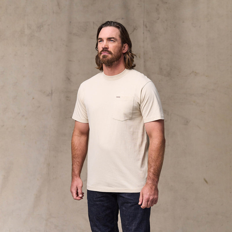 Outfitter pocket t-shirt par Filson | Natural (White)