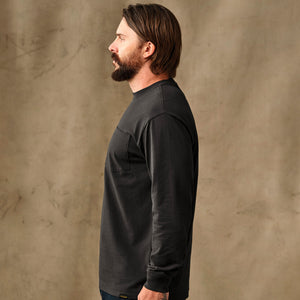 Long sleeve outfitter pocket t-shirt von Filson | Faded black (Black)