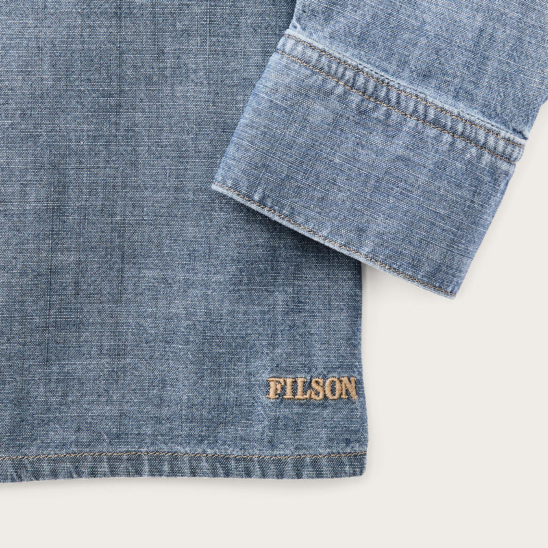 Women’s chambray shirt von Filson | Light indigo chambray (Blue)