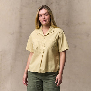 Women's twill popover shirt von Filson | Pale tan (Yellow)