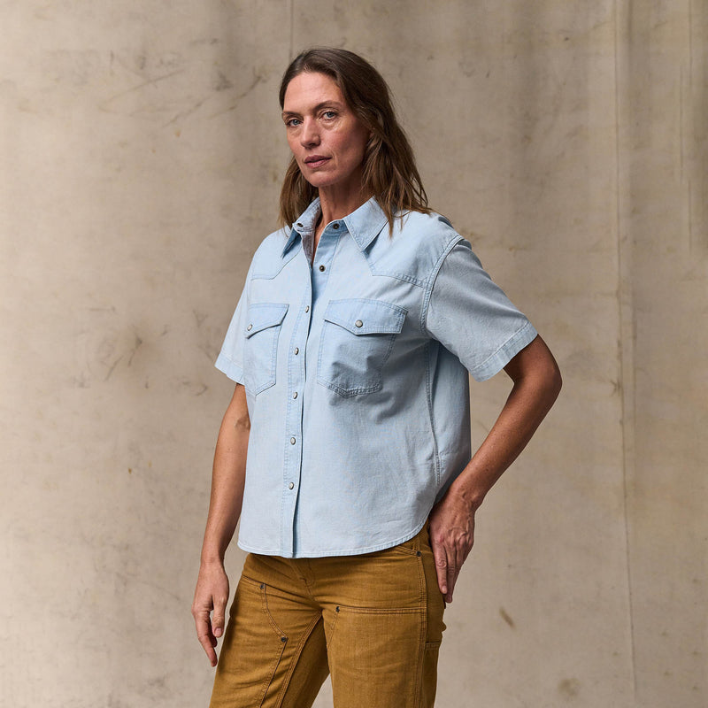 Women's short sleeve chambray western shirt von Filson | Light indigo (Blue)