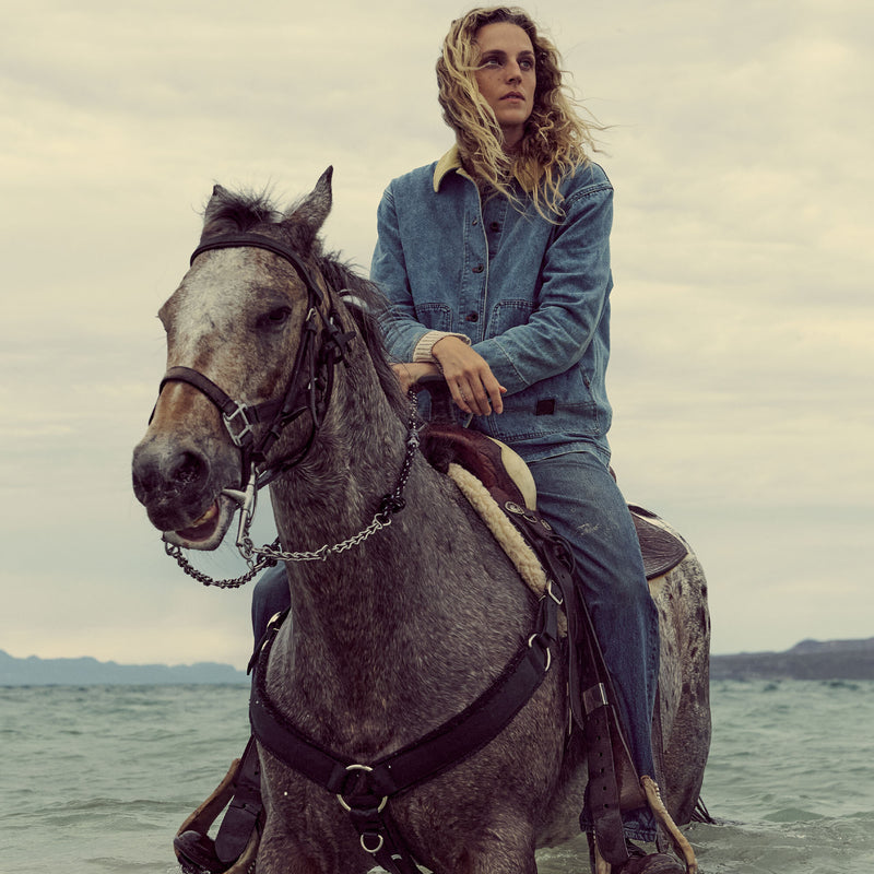 Women's 11-oz. denim barn coat von Filson | Light indigo (Blue)