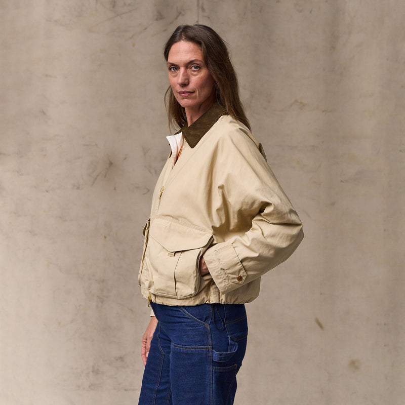 Women's dry wax short work jacket di Filson | Quail tan (Yellow)