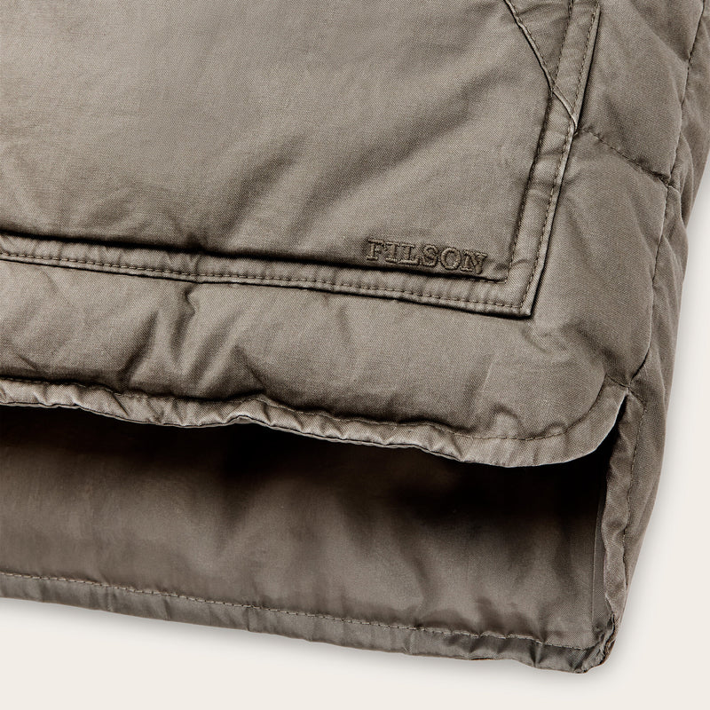 Women's heritage cotton down vest par Filson | Smokey olive (Gray)