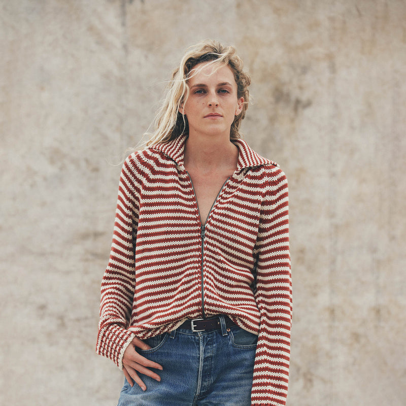 Women's cotton full-zip cardigan di Filson | Brick / sand stripe (Red)