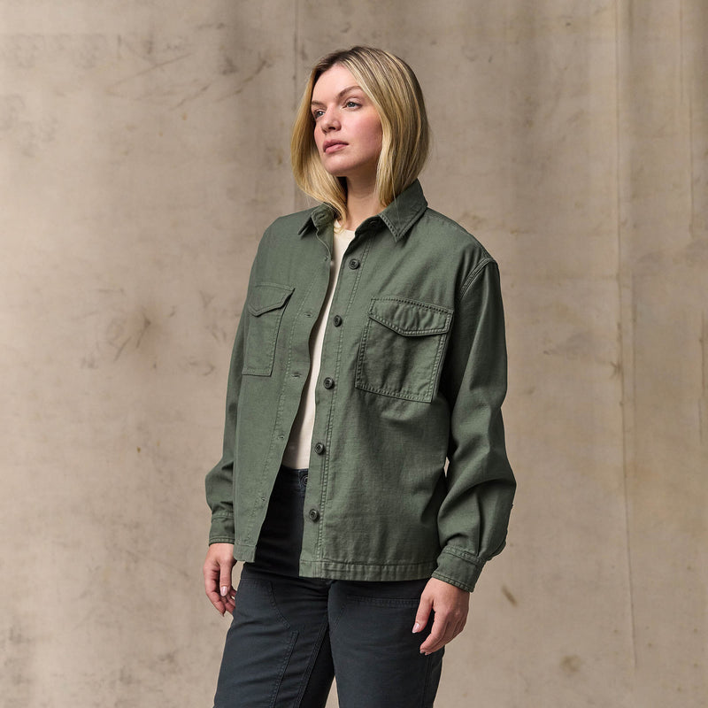 Women's reverse sateen jac-shirt par Filson | Service green (Green)