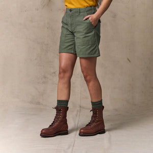 Women's reverse sateen supply shorts par Filson | Service green (Green)