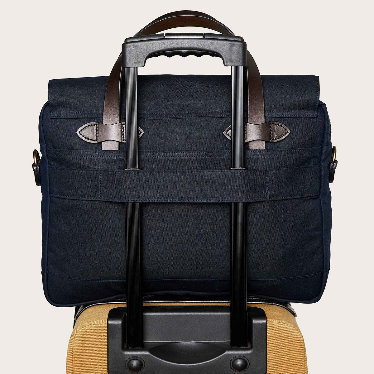 24 Filson ビジネスバッグ ネイビー hour tin briefcase by Filson