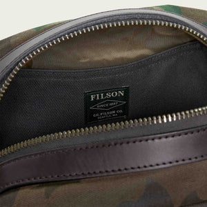Waxed rugged twill travel kit di Filson | Dark wax shrub camo (Gray)
