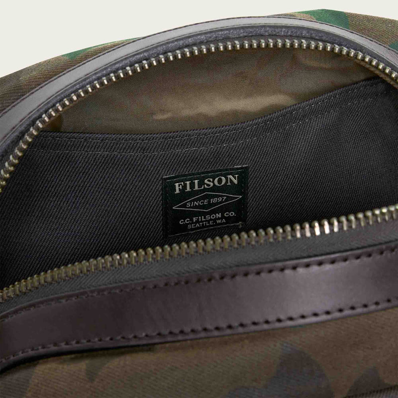 Waxed rugged twill travel kit di Filson | Dark wax shrub camo (Gray)
