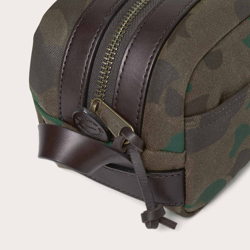 Waxed rugged twill travel kit di Filson | Dark wax shrub camo (Gray)