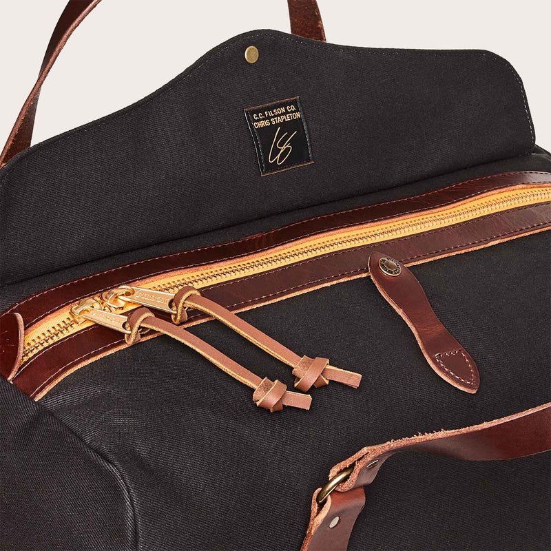 TRAVELLER MEDIUM DUFFLE BAG