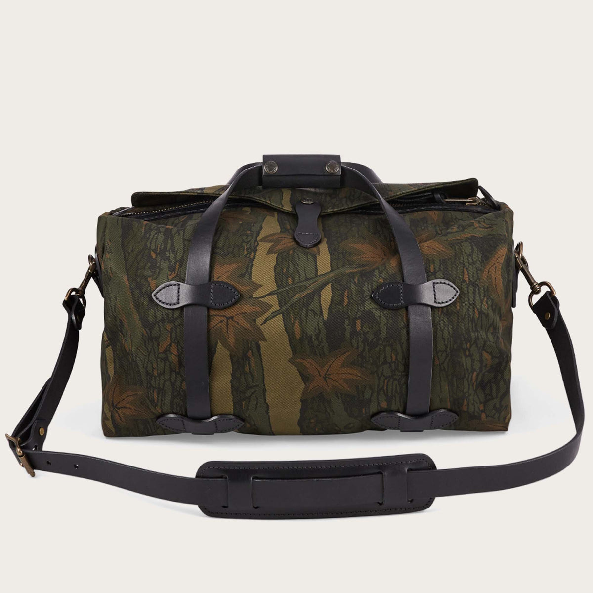 Filson small best sale duffle
