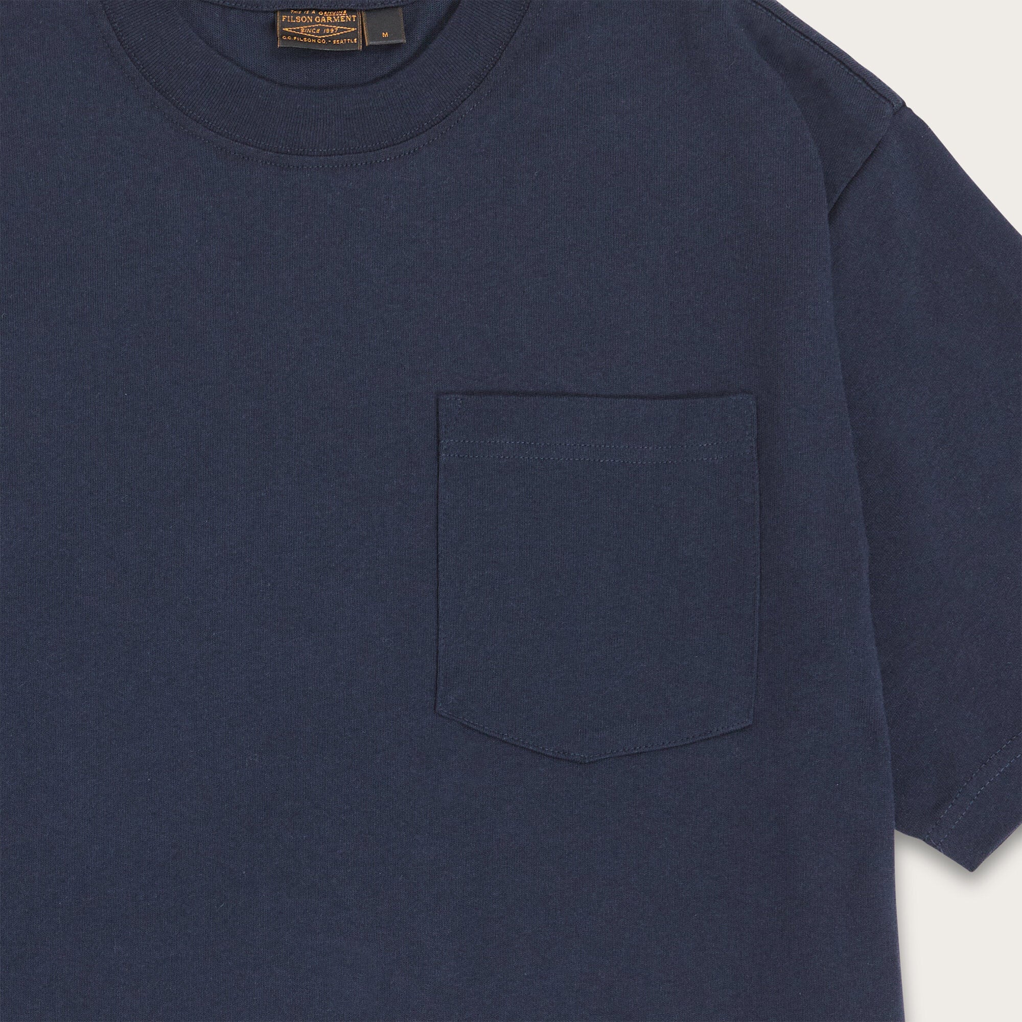 Tシャツ・カットソー FILSON Men T-shirt  Blue FMTEE0119 K 0077 425 S/s pioneer solid one pocket by Filson | Dark navy (Blue)